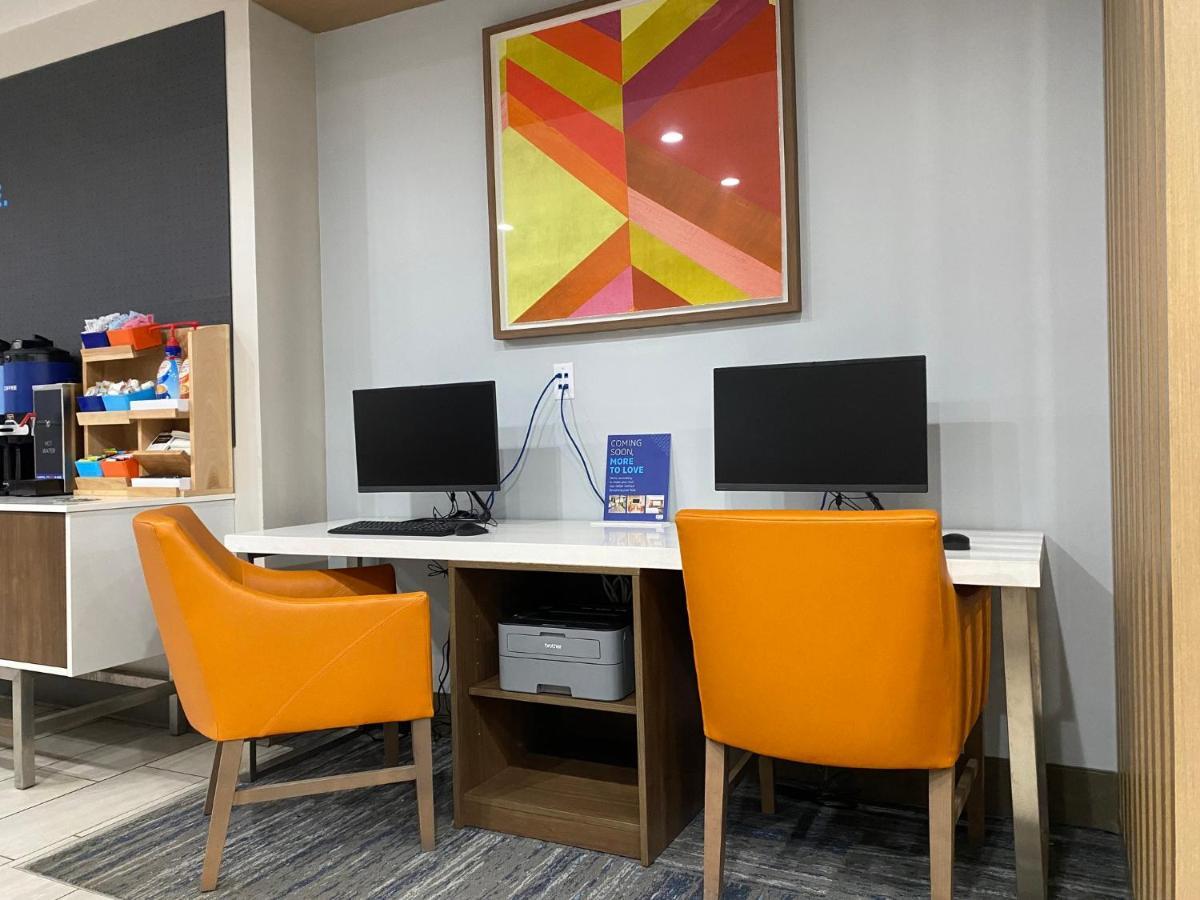 Holiday Inn Express Plymouth By Ihg Exterior foto