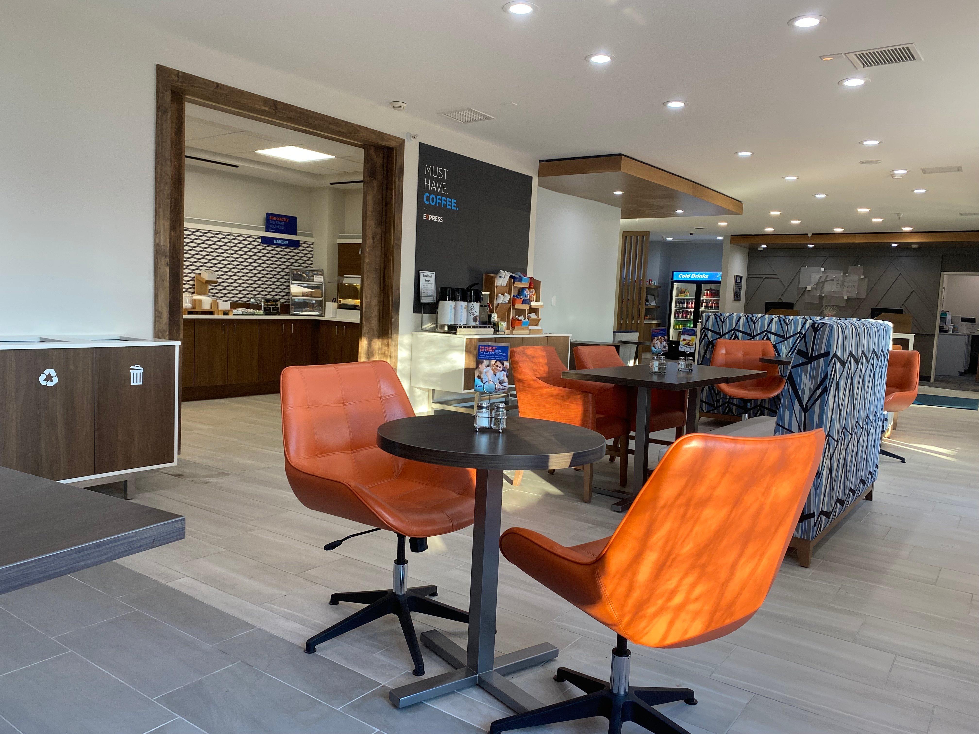 Holiday Inn Express Plymouth By Ihg Exterior foto