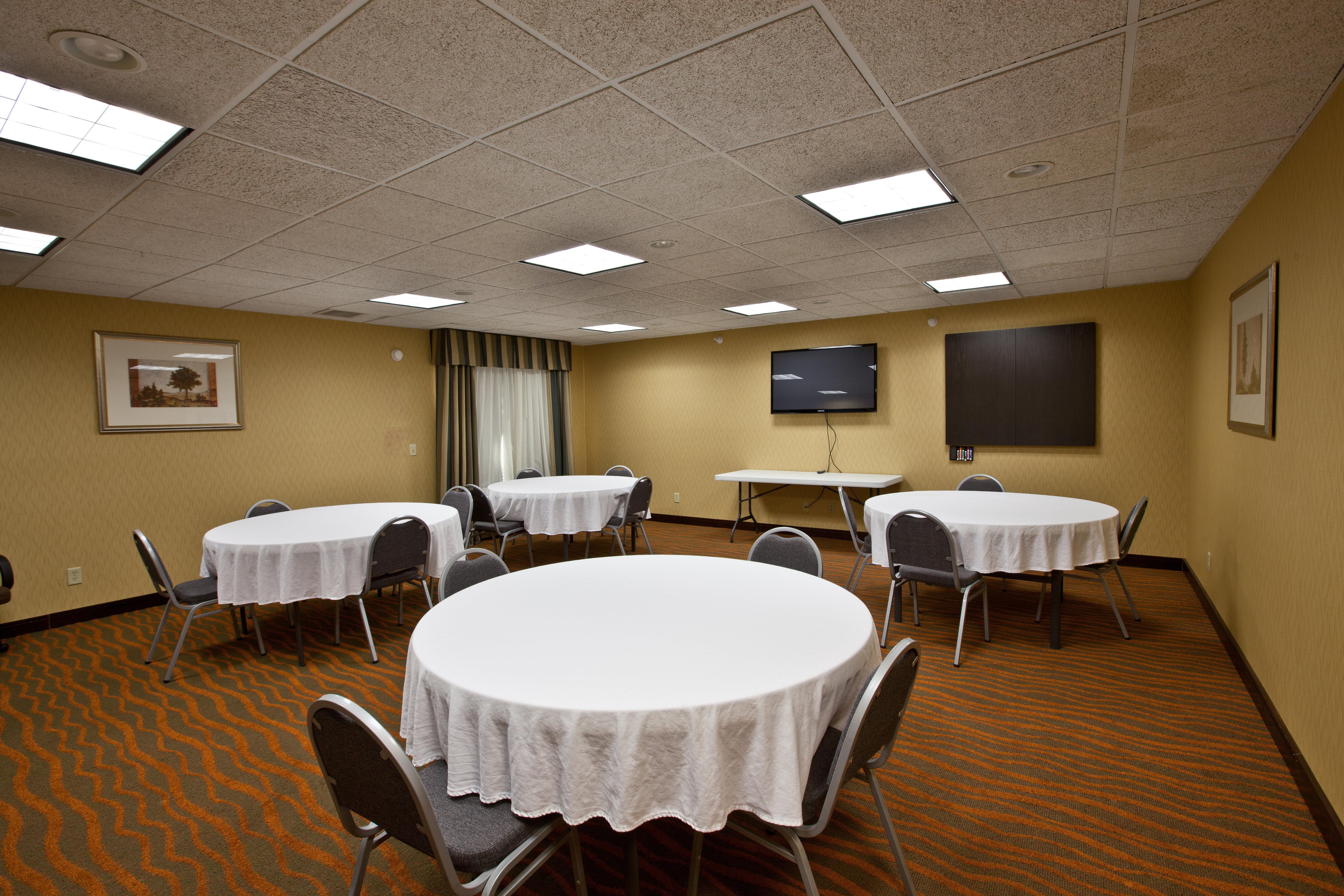 Holiday Inn Express Plymouth By Ihg Exterior foto