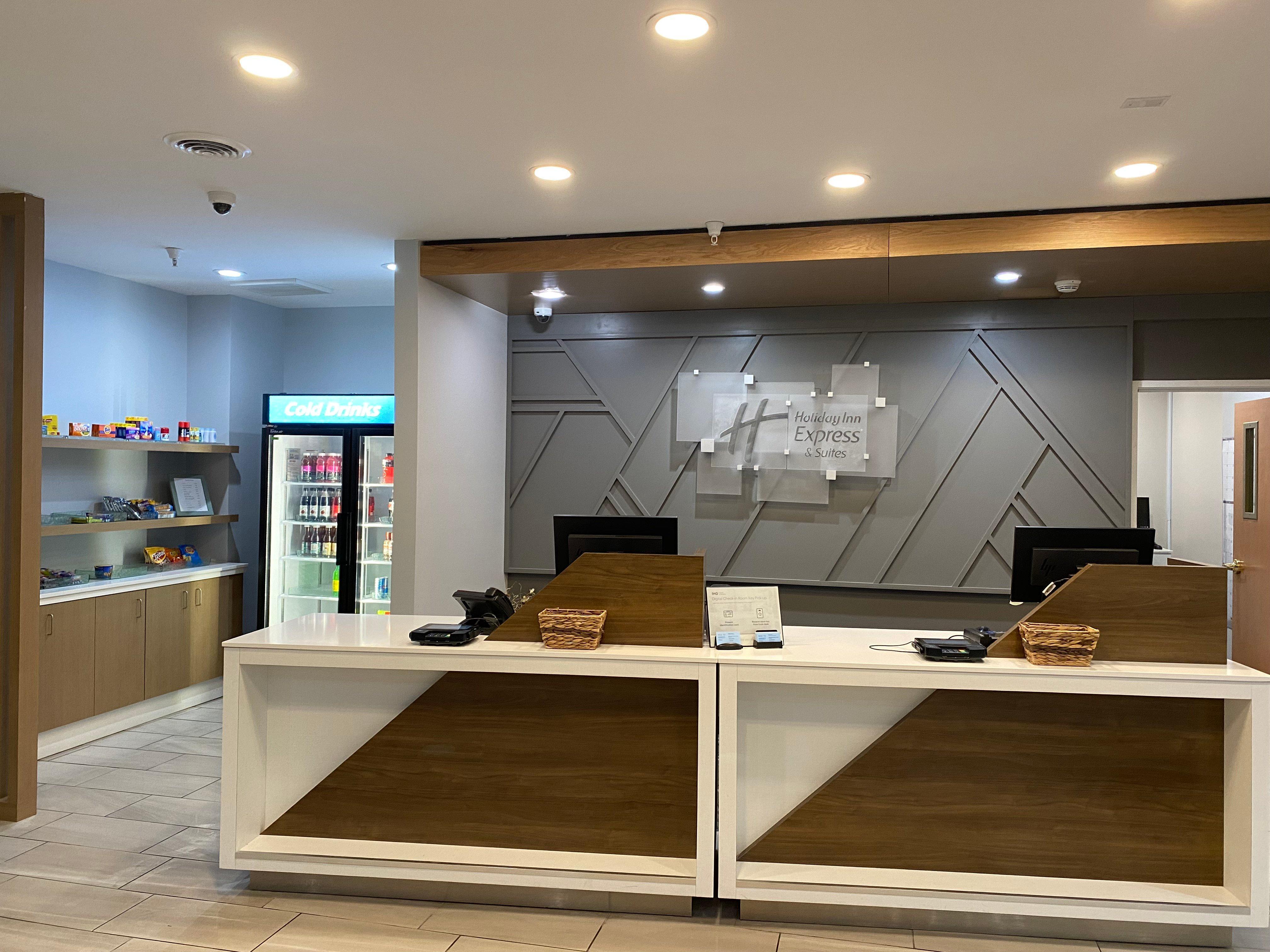 Holiday Inn Express Plymouth By Ihg Exterior foto