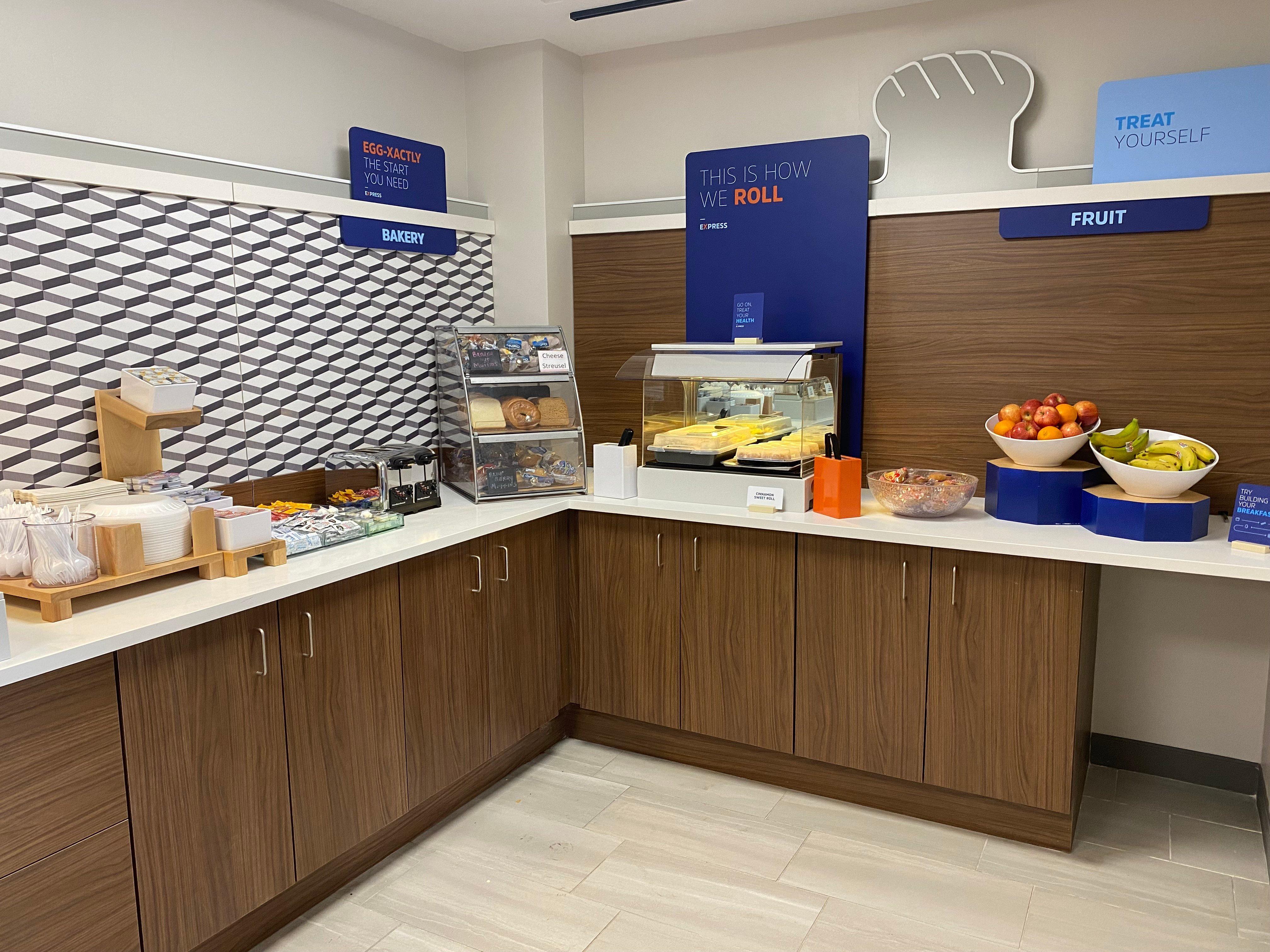 Holiday Inn Express Plymouth By Ihg Exterior foto