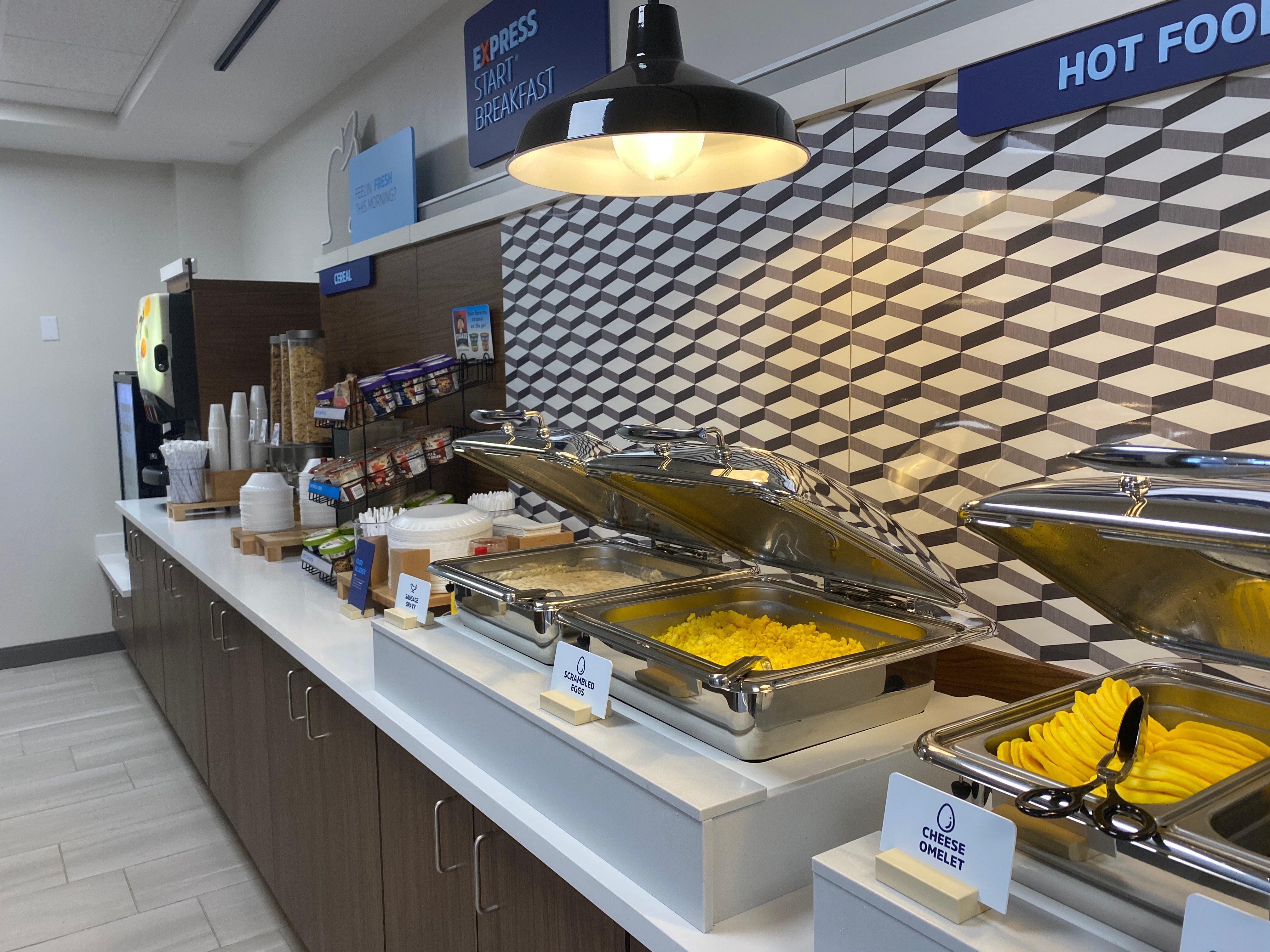Holiday Inn Express Plymouth By Ihg Exterior foto